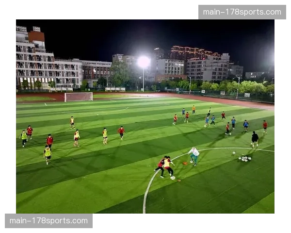 意甲俱乐部与草根足球合作项目启动，派遣青训教练指导业余球队基础阵型理解