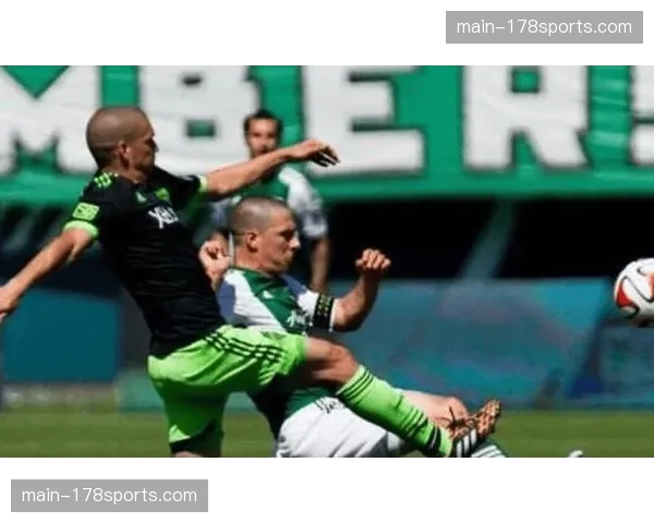 蒙彼利埃对阵克莱蒙，客队后卫赛义杜严重犯规被直接红牌罚下